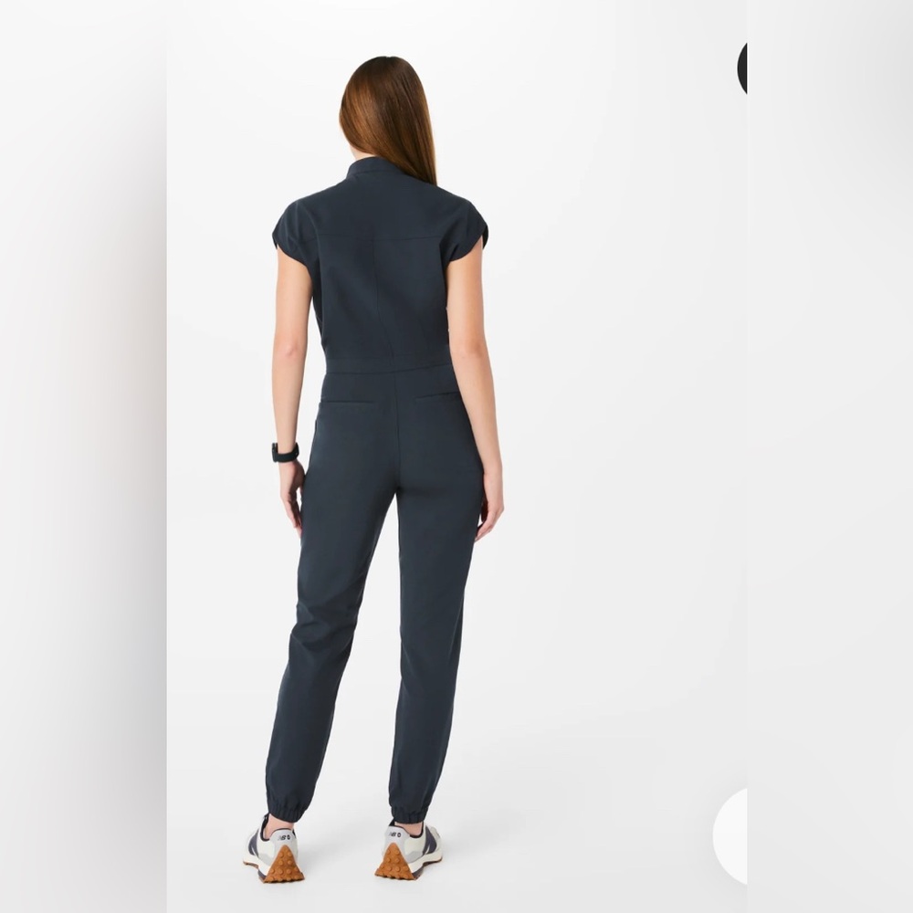 Figs Rafaela Cargo Scrubjumpsuit in Dark Harbor Size M - Picture 2 of 8